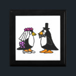 Boîte À Souvenirs Boîte-cadeau de mariage de pingouin d'AL<br><div class="desc">Conception drôle mignonne de boîte-cadeau de bande dessinée de pingouin de jeunes mariés.  Elles sont mignonnes et amusement et pleines de la personnalité.  Grande idée de cadeau. Peut également ajouter le texte fait sur commande en passant commande.</div>