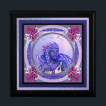 Boîte À Souvenirs Boîte cadeau de sirène d'océan violet<br><div class="desc">J'ai créé mon propre monde violet où il y a un océan, la maison d'une bonne sirène. Elle a 2 meilleurs amis : un petit crabe vert avec un tirage spécial sur sa coquille et une baleine dont le nom est ymra ... Pour tous ceux qui aiment l'océan, les sirènes...</div>