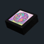 Boîte À Souvenirs Boîte de garde pour bijoux en bois<br><div class="desc">Arbre de la vie dans les couleurs arc-en-ciel - Gardien de la vieArbre de la vie , Symbole de l'immortalité - Un dessin original et une peinture numérique inspirés des légendes de l'Arbre de la Connaissance et de l'Immortalité. Celle-ci fait partie de ma série Mystic Realm. Pour en savoir plus...</div>