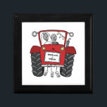 Boîte À Souvenirs Cadeau personnalisé Mariage campagnard tracteur ro<br><div class="desc">Un cadeau mariage de ferme tracteur qui peut être personnalisé avec les deux noms du couple. Si vous souhaitez modifier la taille ou la police des noms,  cliquez sur le bouton modifier pour customiser plus loin. Le faisceau du tracteur est dans une crème subtile et blanche.</div>
