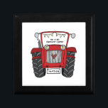 Boîte À Souvenirs Cadeau personnalisé Mariage campagnard tracteur ro<br><div class="desc">Un cadeau mariage de ferme tracteur qui peut être personnalisé. Si vous souhaitez modifier la taille ou la police,  cliquez sur le bouton Modifier pour customiser plus loin. Le faisceau du tracteur est dans une crème subtile et blanche.</div>