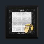 Boîte À Souvenirs Chat & Chouette Halloween boîte cadeau Mariage<br><div class="desc">Quelle meilleure façon de présenter ce cadeau spécial que de le mettre dans une boîte cadeau originale en bois, c'est un cadeau unique et pratique en soi. Ajoutez cette montre, bijoux, clés de la nouvelle voiture, peu importe. Un cadeau à l'intérieur d'un cadeau - pour une surprise spéciale supplémentaire. Fabriquée...</div>