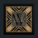 Boîte À Souvenirs Coffret d'anniversaire de l'Mariage d'or noir Squa<br><div class="desc">Design d'inspiration Art Déco avec Gatsby, années folles, saveur vintage. Avec un texte et un monogramme personnalisables, associés à une parties scintillant très stylisée d'or et de noir géométrique design. Un mariage, un anniversaire ou un fiançailles élégant et raffiné. Personnalisez-vous avec les noms, la date d'anniversaire et le monogramme ou...</div>