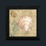 Boîte À Souvenirs Collage de la carte côtière<br><div class="desc">Il n'y a rien de tel que cette carte de la vie marine. Cette collection translucide de ces coquillages va bien pour tous les produits. Il donne une sensation vintage à l'image et capture la vie marine sous l'eau. Il comprend un coquillage rayé rose et blanc et une coquille de...</div>