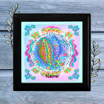 Boîte À Souvenirs Configurez la case à cocher Timing<br><div class="desc">Faites confiance au Timing of your Life boîte cadeau, namaste cadeaux, vêtements de sérénité par ArtMuvz Illustration. T-shirt Matching Meditation, cadeaux d'inspiration.o personnaliser ajouter votre nom ou ajouter du texte à la place. Customisez cette boîte cadeau de méditation pour la rendre unique à vous ou pour donner comme cadeau personnalisé...</div>
