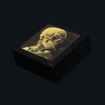 Boîte À Souvenirs Crâne avec cigarette brûlante par Vincent van Gogh<br><div class="desc">Crâne avec Cigarette Brûlante par Vincent van Gogh est un post impressionnisme d'art vintage de peinture à vie morte. Portrait du squelette humain fumant. Grande image à utiliser pour les produits anti-tabac. Fumer tue 1 000 personnes chaque année, aider quelqu'un à arrêter de fumer aujourd'hui. Grande image pour Halloween ou...</div>