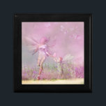 Boîte À Souvenirs Cute Moderne Fées Papillons Rose Girls<br><div class="desc">Ce design moderne présente une fée rose branchée qui donne à une fée plus jeune un papillon dans un pré fleuri. #fairy #cute #imaginaire #modern #chic #stylish #élégant #rose #papterfly #papterflies #nature #floral #fleurs #botanical #meadow #girly #feminine #stylish #style #tendance #design #design #designer #giftboxes #giftwrapping #party #giftwrappingapprovisionnements #cadeaux #giftsforher #giftwrapher...</div>