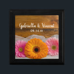 Boîte À Souvenirs Daisy Trio Country Barn Mariage<br><div class="desc">Customisez le style rustique chic Daisy Trio Country Barn Mariage boîte cadeau avec le nom personnel de la date de la mariée et mariée et cérémonie de mariage pour créer un cadeau de conservation pour la mariée ou ses demoiselles d'honneur. Ce ranch sur mesure décontracté ou boîte cadeau à thème...</div>