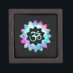 Boîte À Souvenirs De Première Qualité *~* Lotus FLower Mandala OM AUM Symbole Aquarelle<br><div class="desc">* Un OM AUM Symbole Lotus Watercolor Mandala sur une boîte cadeau arrière - plan noir.*Note : Vous pouvez facilement customiser en ajoutant du texte. Voici pour vous un nouveau design métaphysique et spirituel d'une nouvelle ère étonnamment belle, susceptible d'inspirer la méditation et la contemplation calme. Il peut faire un...</div>