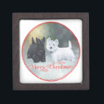Boîte À Souvenirs De Première Qualité Scottie Westie Christmas<br><div class="desc">Venez visiter notre magasin Maggie Ross Scotties pour voir tous les modèles montrant Scottish Terriers et West Highland White Terriers ensemble dans des décors saisonniers. Maggie et Ross étaient les noms de nos chiens Westie et Scotty et ils vivent dans mon oeuvre d'art. Choisissez notre outil de texte facile pour...</div>