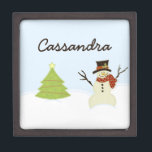 Boîte À Souvenirs De Première Qualité Snowman<br><div class="desc">Supercute and whimsical Snowman and Tree design featuring a fun winter scene with a decorated Christmas tree and a jovial snowman. Easy to customize,  simply add the personalized text of your choosing. Click on the Customize It button to find more personalization options.</div>