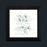 Boîte À Souvenirs Dreamy Foliage Mariage Bridesmaid Green/Bl ID817<br><div class="desc">Des aménagements de verdure inspirés de la nature, comme des eucalyptus à gomme bleue avec des éclaboussures de feuilles d'or et d'or, ainsi que des aménagements de design uniques en font un ensemble mariage passionnant pour n'importe quelle période de l'année. La boîte cadeau de votre femme de ménage ou d'un...</div>