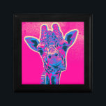 Boîte À Souvenirs Drôle Giraffe Sticking out son langue<br><div class="desc">Une pose amusante d'une jolie girafe - qui sort sa langue ! Couleurs de néon gaies et amusantes de rose et de bleu. Amusant style pop art rétro des années soixante.</div>