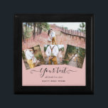 Boîte À Souvenirs Dusty Rose rose Newlywets Mariage PHOTO Cadeau<br><div class="desc">Ajoutez quatre photos du couple fiancé,  des jeunes mariés et des couples mariés à ce cadeau de script personnalisé rose rose poussiéreux.</div>