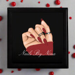 Boîte À Souvenirs Elégant Chic Black & Red Nail Artist Lover Salon<br><div class="desc">Cette boîte cadeau est parfaite pour tout manicuriste ou salon de beauté. Il comprend tous les outils et produits nécessaires pour donner une manucure et pédicure de luxe. La boîte est emballée dans un élégant arc rouge et noir,  ce qui en fait le cadeau parfait pour toute occasion spéciale.</div>