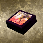 Boîte À Souvenirs Faith Hope Love Keepsaké Box<br><div class="desc">Belle boîte cadeau en bois laqué avec une dalle fleurie avec le message intemporel : "Foi, espérance et amour, mais le plus grand de ceux-ci est l'amour." Une boîte idéale pour bijoux, petits cadeaux ou bijoux spéciaux. Cette pièce élégante fait un cadeau significatif pour les anniversaires, la fête des mères,...</div>