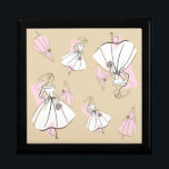 Boîte À Souvenirs Fashion Bride Neutral Multi boîte cadeau<br><div class="desc">Un design de style du milieu du siècle avec une touche rétro avec des dessins à la ligne d'une mariée et demoiselle d'honneur en rose et blanc sur un arrière - plan neutre de changement de couleur. Inspiré par les motifs de vêtements et les illustrations de mode des années 1950...</div>