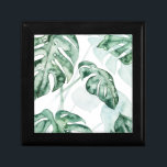 Boîte À Souvenirs Feuille fractionnée de palme tropicale<br><div class="desc">"Split Leaf II" par Grace Popp. Il présente une palette feutrée de verdure tropicale.</div>