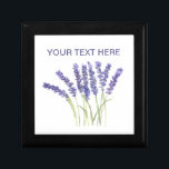 Boîte À Souvenirs Fleurs de lavande herbes d'aquarelle violet chic<br><div class="desc">Boite en bois de lavande fleurie. Herbes. Jardin. Décor cuisine. Fleurs violettes. Décor de lavande. Peinture de lavande. Image aquarelle originale de l'artiste Monika Howarth. Vous pouvez le personnaliser avec votre nom.</div>
