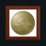 Boîte À Souvenirs Fleurs d'or mariage Monogramme Boîte cadeau 1<br><div class="desc">Une boîte cadeau Mariage Monogrammé personnalisée ajoute une touche d'élégance ultime à votre mariage.</div>