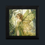 Boîte À Souvenirs Gardien de la fée de forêt enchantée<br><div class="desc">Boîte de conservation enchantée pour les enfants de la forêt émeraude. Les tons vert émeraude et or. Fairy pixie simule style fée de la forêt foncée.</div>
