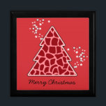 Boîte À Souvenirs Girafe rouge sapin de Noël<br><div class="desc">Belle,  lumineuse,  motif moderne avec arbre de Noël poster de animal en Rouge et étoiles. Un cadeau de Noël mignon,  féminin et tendance. Personnalisez-le avec votre propre texte/ message/ nom.</div>