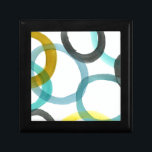 Boîte À Souvenirs Interverrouillage des cercles jaunes et bleus<br><div class="desc">Une simple impression de cercles jaunes et bleus imbriqués par Megan Meagher. L'arrière - plan blanc laisse apparaître les couleurs des cercles. Achetez le vôtre aujourd'hui !</div>