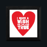 Boîte À Souvenirs J'AI FAIT UN coeur d'amour SOUHAITÉ<br><div class="desc">Un design cool,  branché et amusant qui égaye la journée d'un proche. Conçu par Thisisnotme©</div>