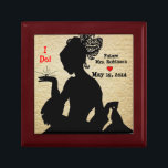 Boîte À Souvenirs Je fais ! Boîte de souvenir de fiançailles<br><div class="desc">Boîte de souvenir pour stocker des souvenirs précieux de votre fiançailles,  épousant la planification ou quoi que vos fantaisies de coeur.  Belle idée de cadeau pour que la jeune mariée soit.</div>