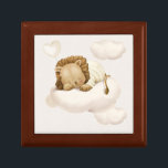 Boîte À Souvenirs Lion dormant<br><div class="desc">Un petit lion dort sur un nuage. Des aquarelles peintes à la main et de la typographie moderne viennent compléter mon design. Personnalisez cet article mignon avec vos détails facilement et rapidement,  appuyez sur le bouton customiser pour réorganiser davantage,  et formater le style et le placement des éléments.</div>