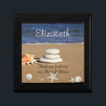 Boîte À Souvenirs Maid of Honor boîte cadeau, plage, coquilles, doll<br><div class="desc">Maid of Honor,  boîte cadeau Bridesmaid,  pour votre Mariage Tropical Beach. Orné de jolies coquilles et de dollars de sable. Customisez le texte et la police pour créer une boîte cadeau pour quiconque aime l'océan.</div>
