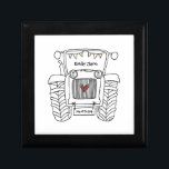 Boîte À Souvenirs Mariage campagnard de tracteur personnalisé Brides<br><div class="desc">Un cadeau mariage de ferme tracteur qui peut être personnalisé. Si vous souhaitez modifier la taille ou la police,  cliquez sur le bouton Modifier pour customiser plus loin. Le faisceau du tracteur est dans une crème subtile et blanche.</div>