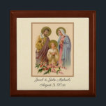 Boîte À Souvenirs Mariage catholique Favoriser la Sainte Famille Élé<br><div class="desc">C'est une belle image catholique traditionnelle de la Sainte Famille,  Jésus,  la Sainte Vierge Marie,  et Saint Joseph.  Tous les textes et polices peuvent être modifiés.</div>