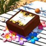 Boîte À Souvenirs Mariage de la proposition de Bridesmaid de tournes<br><div class="desc">Sunflower Mariage boîte cadeau avec Serez-vous mon titre,  nom,  date et aquarelle Floral Sunflower Art. D'autres produits sont dans la collection ci-dessous.</div>