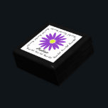 Boîte À Souvenirs Mariage Purple Daisy Keepsy<br><div class="desc">Juste une marguerite violette avec du texte personnalisable. Un grand gardien pour les filles de fleurs et les cadeaux de demoiselles d'honneur.</div>