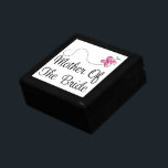 Boîte À Souvenirs Mère de la boîte-cadeau de souvenir de mariage de<br><div class="desc">Le beau papillon rose pour vos membres de partie nuptiales vient sur cette mère de la boîte à bijoux de souvenir de mariage de jeune mariée. La boîte de tuile et en bois est rayée et a la pièce pour des souvenirs de jour du mariage, un cadeau spécial ou l'article...</div>