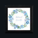 Boîte À Souvenirs Monogramme Blue Jaune Floral Mariage Party Cadeau<br><div class="desc">Monogramme cette belle boîte à bijoux en couronne fleurie bleue et jaune pour votre fête de mariage et la mère de la mariée ainsi que la mère du marié.</div>