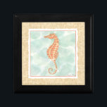 Boîte À Souvenirs Ocean Orange Seahorse<br><div class="desc">Avez-vous déjà vu un cheval de mer de près ? Eh bien maintenant vous obtenez cette grande oeuvre d'art de Chariklia Zarris pour ajouter à votre amour de la collection de chevaux de mer. Zarris crée quelques-unes des meilleures oeuvres d'art de la vie marine qui vous permettra de vous détendre...</div>