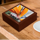 Boîte À Souvenirs Oiseau de Hawaï du Paradis Plante Floral<br><div class="desc">Magasinez des bijoux, des bijoux et d'autres petits pâtisseries dans cette boîte cadeau en bois avec carreaux en céramique avec l'image d'une fleur Plante exotique Oiseau du Paradis que l'on peut trouver sur les îles tropicales d'Hawaï. Aussi appelé une Fleur de grue. Un joli design floral ! Sélectionnez la taille...</div>