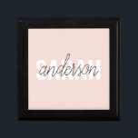 Boîte À Souvenirs Pastel Pink Beauty Moderne Personnalisé Nom<br><div class="desc">Pastel Pink Beauty Moderne Personnalisé Nom</div>