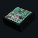 Boîte À Souvenirs Peacock Feathers Mariage damassé Anniversaire<br><div class="desc">Mariage Black Lacquer Keepsaké concepteur personnalisé Bijoux personnalisées Boîte ou Boîte à mémoire Elégant unique Mariage Anniversaire Cadeaux de Noël ou Valentines Cadeaux de Jour</div>