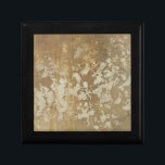 Boîte À Souvenirs Peinture Abstraite en or avec lunettes d'argent<br><div class="desc">Megan Meagher a créé cette abstraite peinture d'or qui présente des pointes d'argent. Une pièce très contemporaine,  les amateurs d'art devraient ajouter cette pièce à leur collection le plus rapidement possible !</div>