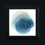 Boîte À Souvenirs Planètes en évolution - Cercles d'aquarelle<br><div class="desc">Planètes en évolution I par Grace Popp. Les cercles d'aquarelle créent des formes semblables à des planètes qui se chevauchent pour révéler de belles variations de bleu et de turquoise.</div>