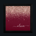 Boîte À Souvenirs Rose Bourgogne Gold Blush Pink Parties scintillant<br><div class="desc">Scénario de Parties scintillant en or bleu rose Rose et bordeaux Nom du monogramme Boîte de conservation des bijoux. Cela fait le cadeau parfait de remise de diplômes,  anniversaire,  mariage,  douche nuptiale,  anniversaire,  baby shower ou bachelorette pour quelqu'un qui aime le luxe glam et les styles chic.</div>
