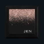 Boîte À Souvenirs Rose Gold Blush rose Parties scintillant noire Mon<br><div class="desc">Black and Rose Gold - Blush Pink Sparkle Parties scintillant Nom du monogramme Boîte de conservation pour bijoux. Cela fait le cadeau parfait de remise de diplômes,  anniversaire,  mariage,  douche nuptiale,  anniversaire,  baby shower ou bachelorette pour quelqu'un qui aime le luxe glam et les styles chic.</div>