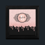 Boîte À Souvenirs Rose noir fille Parties scintillant d'or  Monogram<br><div class="desc">Une parties scintillant en or noir et rose fillette dérive la couverture ipad avec une élégante boîte cadeau en monogramme de défilement. Personnalisez-le pour un cadeau ! Conçu pour vous par Blackberry Boulevard.</div>