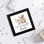 Boîte À Souvenirs Soyez vous-même Bulldog Watercolor Chiot Illustrat<br><div class="desc">Plaisir dans le charme de la boîte cadeau "Be Yourself Bulldog Watercolor Puppy Illustration", avec l'adorable illustration d'un chiot Bulldog debout à côté d'une boîte aux lettres avec des ballons blancs doux qui en émergent. Cette scène attachante, complétée par un cadeau, en fait un ajout idéal à n'importe quelle salle...</div>