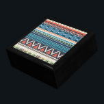 Boîte À Souvenirs Texture croisée de Zigzag de la tribu colorée<br><div class="desc">Zigzag tribal aztèque coloré et formes géométriques motif en bleu rouge et blanc avec look de texture croisée. Design est disponible sur d'autres produits et peut être demandé sur n'importe quel produit offert par Zazzle.</div>