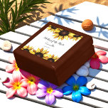 Boîte À Souvenirs Tournesol Mère de la mariée Mariage Floral<br><div class="desc">Sunflower Mariage boîte cadeau avec Mère de la mariée titre,  nom,  date et aquarelle Floral Sunflower Art. D'autres produits avec ce design sont dans la collection ci-dessous.</div>