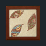 Boîte À Souvenirs Trois Feuilles sur l'Arrière - plan Texture Linen<br><div class="desc">Les meilleures choses arrivent en trois ! Placés sur un arrière - plan de lin,  ces feuilles semblent flotter vers le sol dans un tumble automnal. Attrapez-les et placez-les sur votre mur aujourd'hui !</div>